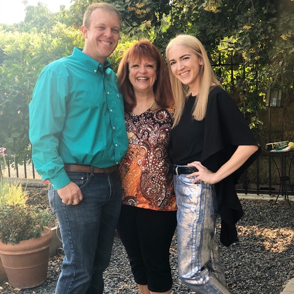 Meet your Posher, Upcycled Bizarre - Picture 2 of 3